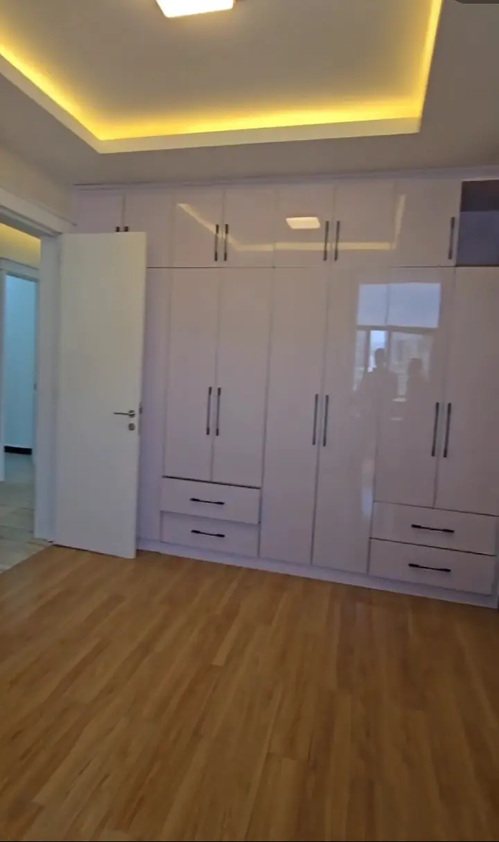 Yibe real Estate
